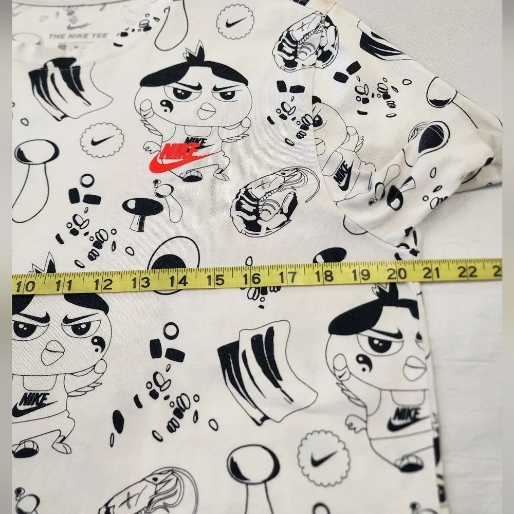 Nike Men's White & Black Character Graphic Tee Shirt Baggy 100% Cotton, sz MD